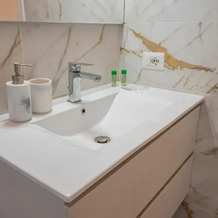 Duomo Elegant Flat Apartamento Milão